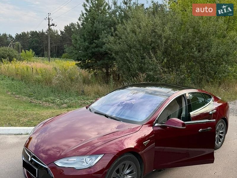 Лифтбек Tesla Model S 2013 в Коростышеве