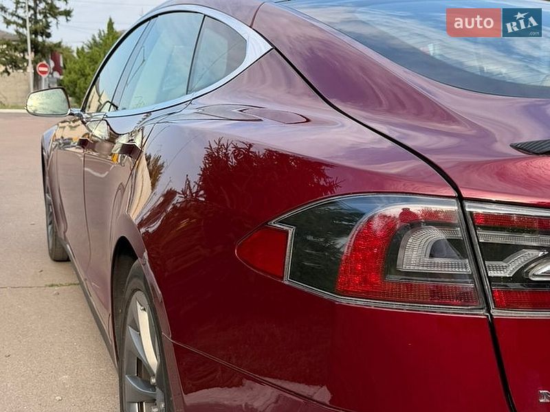 Лифтбек Tesla Model S 2013 в Коростышеве