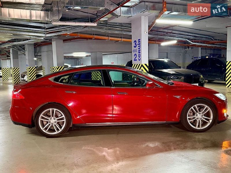Лифтбек Tesla Model S 2013 в Одессе