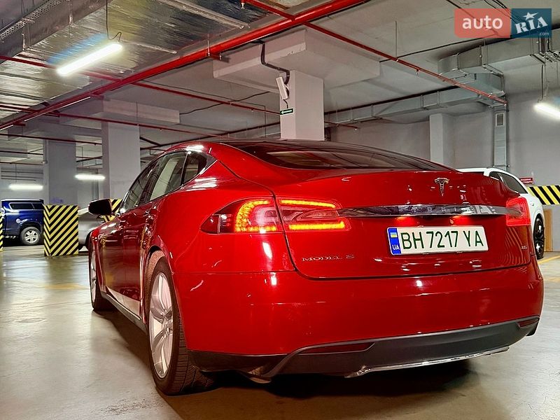 Лифтбек Tesla Model S 2013 в Одессе