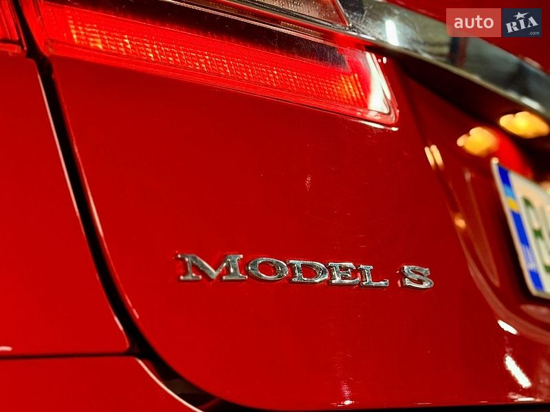 Лифтбек Tesla Model S 2013 в Одессе
