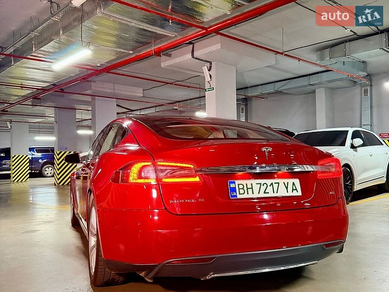 Лифтбек Tesla Model S 2013 в Одессе