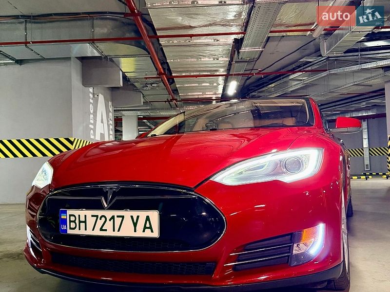 Лифтбек Tesla Model S 2013 в Одессе