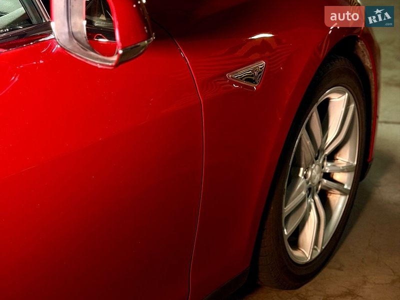 Лифтбек Tesla Model S 2013 в Одессе