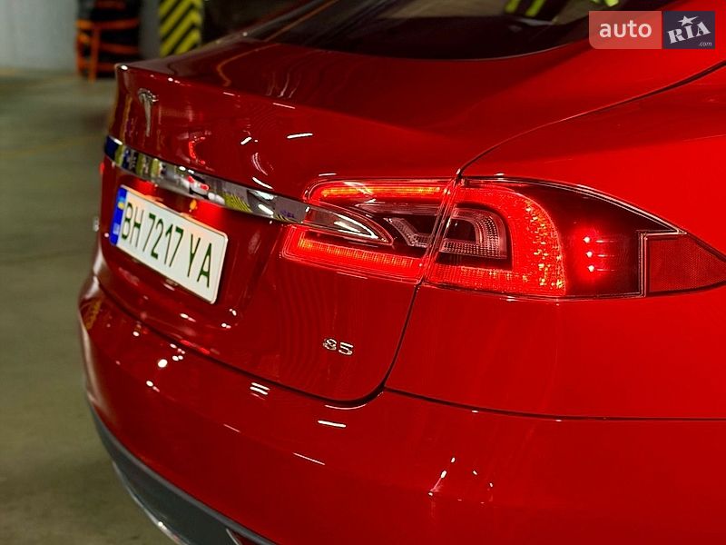 Лифтбек Tesla Model S 2013 в Одессе