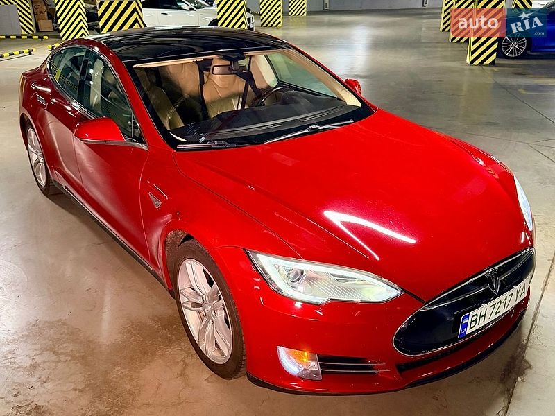 Лифтбек Tesla Model S 2013 в Одессе