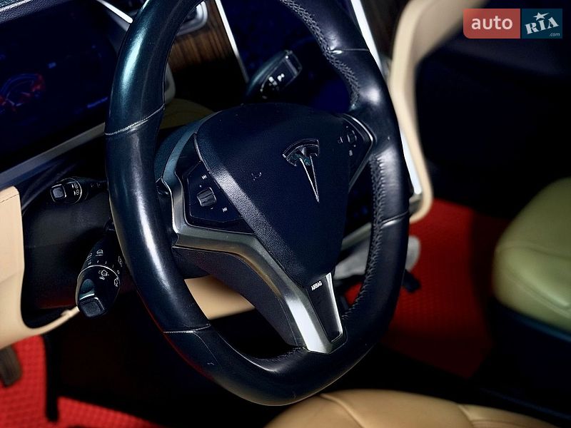 Лифтбек Tesla Model S 2013 в Одессе