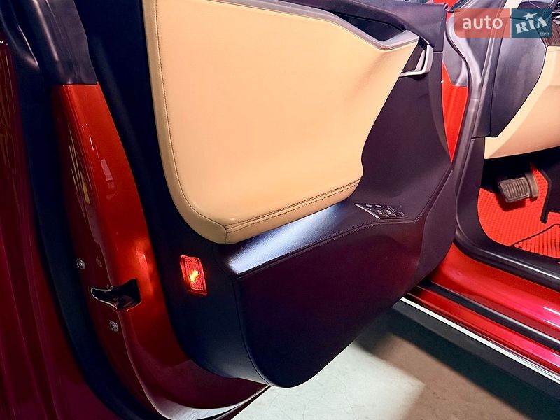Лифтбек Tesla Model S 2013 в Одессе