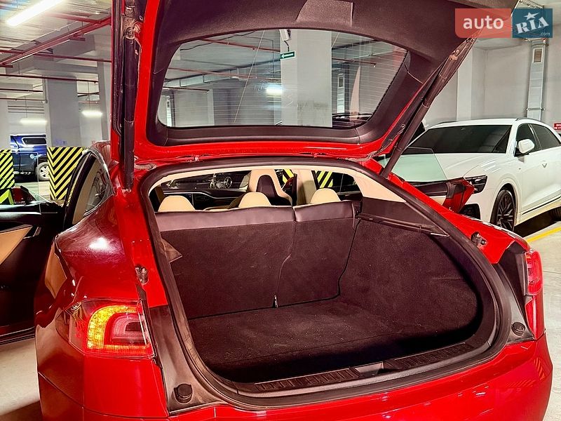 Лифтбек Tesla Model S 2013 в Одессе