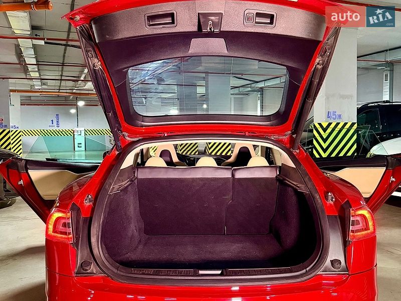Лифтбек Tesla Model S 2013 в Одессе