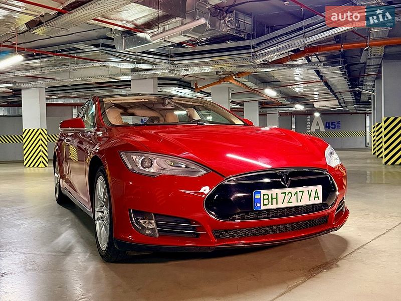 Лифтбек Tesla Model S 2013 в Одессе