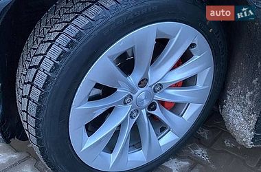 Лифтбек Tesla Model S 2013 в Львове