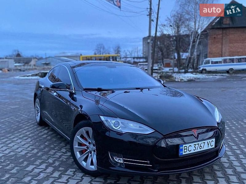 Лифтбек Tesla Model S 2013 в Львове