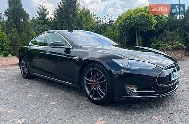 Tesla Model S  2015
