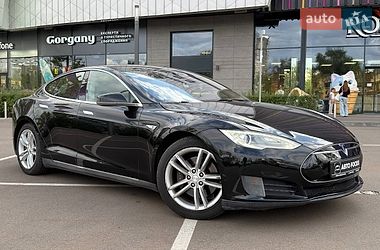 Tesla Model S  2015