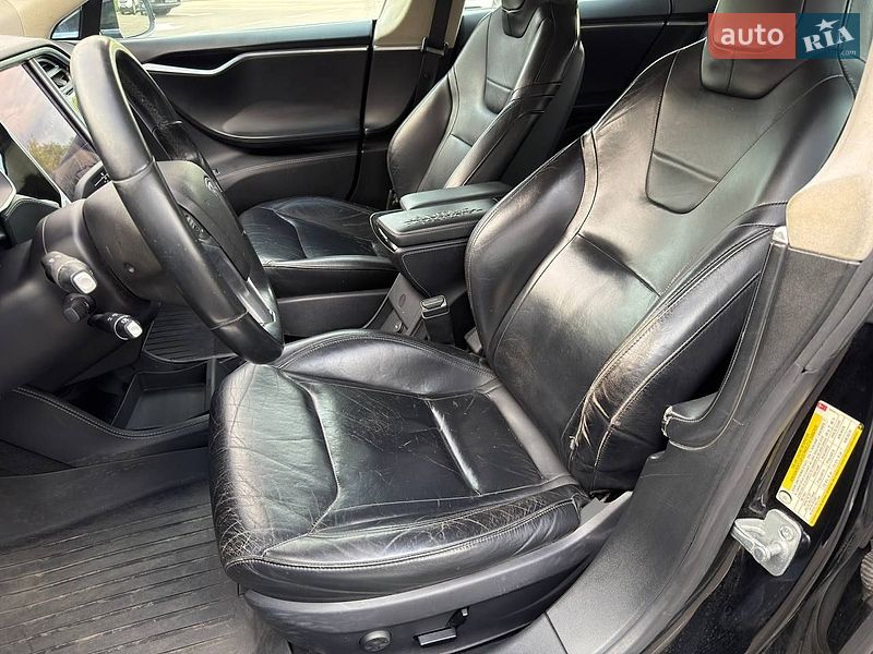 Лифтбек Tesla Model S 2015 в Киеве