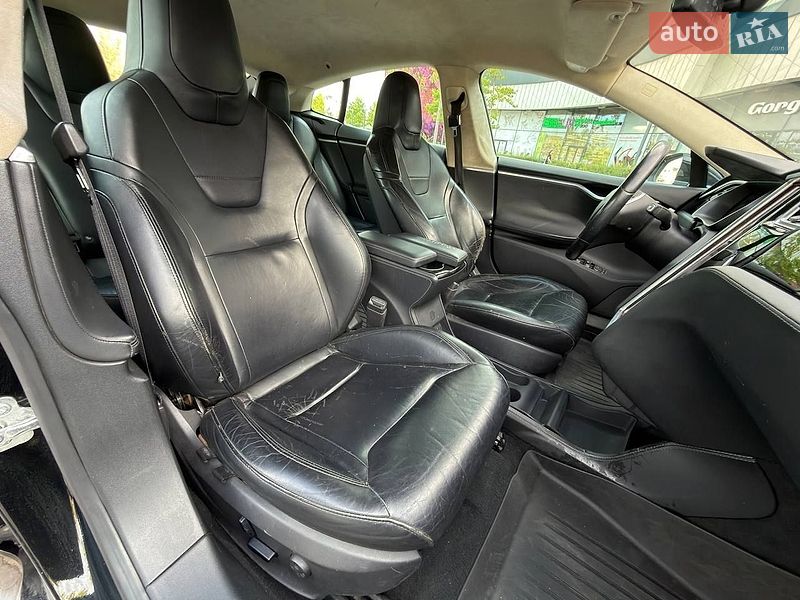 Лифтбек Tesla Model S 2015 в Киеве