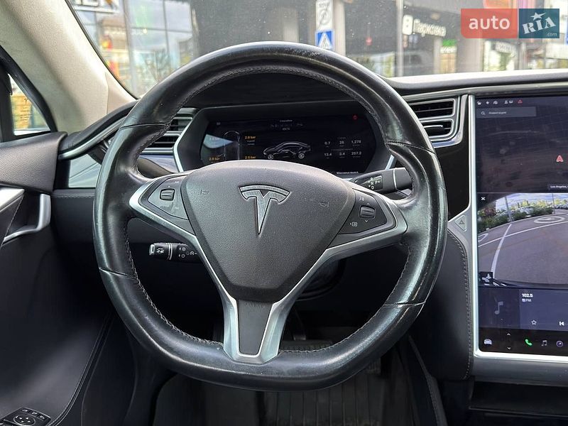 Лифтбек Tesla Model S 2015 в Киеве