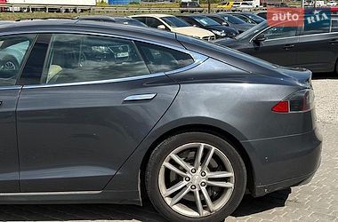Лифтбек Tesla Model S 2015 в Львове фото 27 Лифтбек Tesla Model S 2015 в Львове