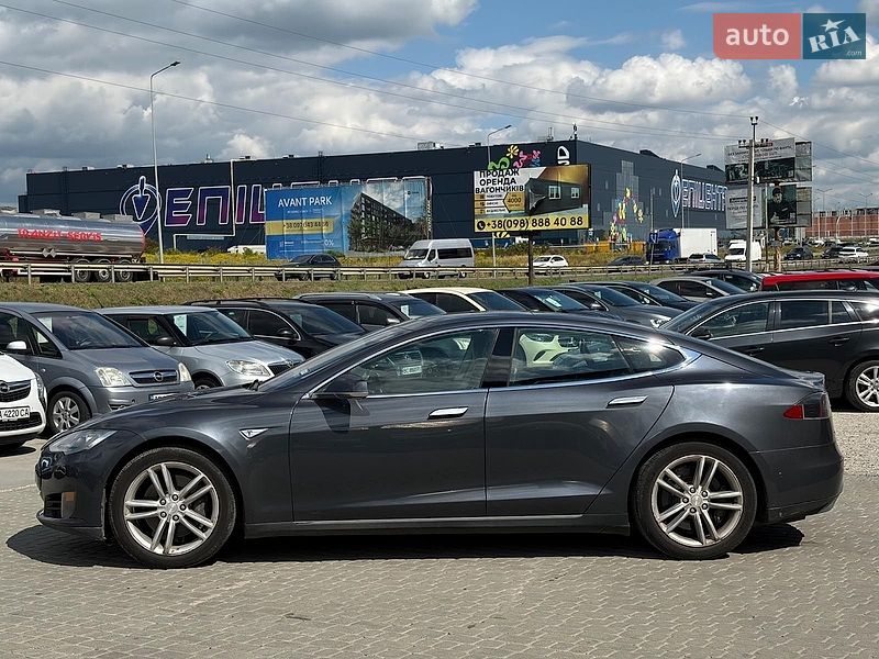 Лифтбек Tesla Model S 2015 в Львове фото 3 Лифтбек Tesla Model S 2015 в Львове