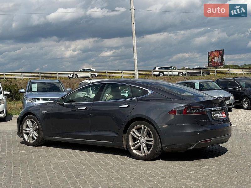 Лифтбек Tesla Model S 2015 в Львове фото 5 Лифтбек Tesla Model S 2015 в Львове