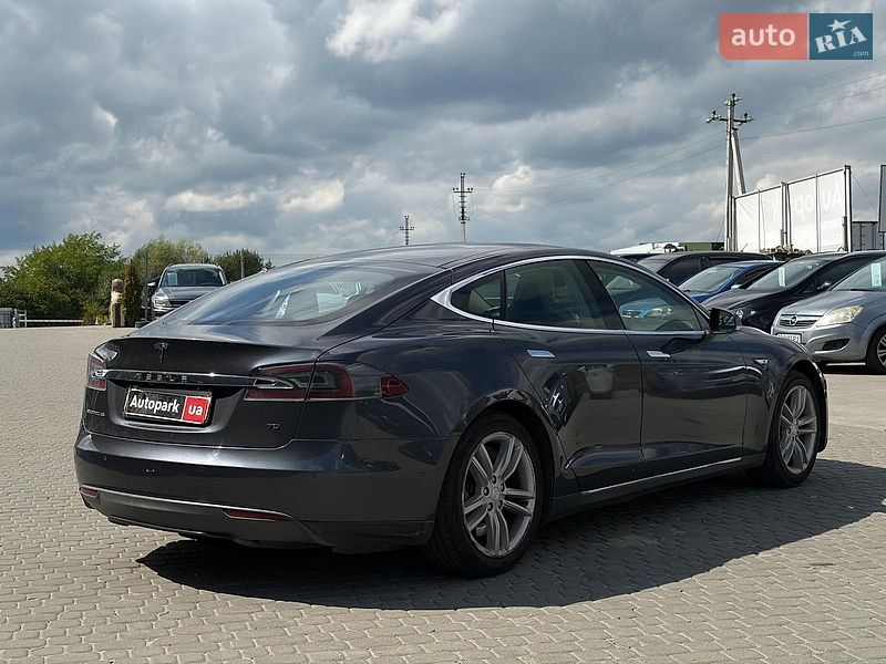 Лифтбек Tesla Model S 2015 в Львове фото 7 Лифтбек Tesla Model S 2015 в Львове