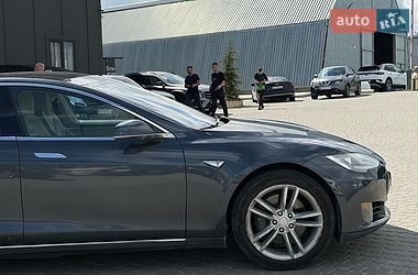 Лифтбек Tesla Model S 2015 в Львове фото 9 Лифтбек Tesla Model S 2015 в Львове