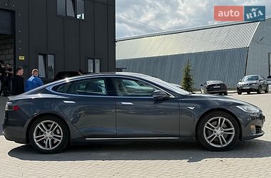 Лифтбек Tesla Model S 2015 в Львове фото 10 Лифтбек Tesla Model S 2015 в Львове