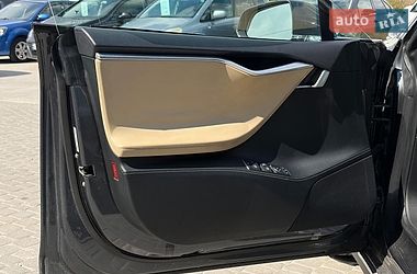 Лифтбек Tesla Model S 2015 в Львове фото 12 Лифтбек Tesla Model S 2015 в Львове
