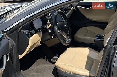Лифтбек Tesla Model S 2015 в Львове фото 13 Лифтбек Tesla Model S 2015 в Львове