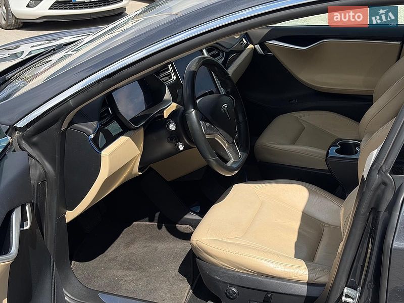 Лифтбек Tesla Model S 2015 в Львове фото 13 Лифтбек Tesla Model S 2015 в Львове