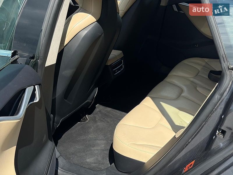 Лифтбек Tesla Model S 2015 в Львове фото 20 Лифтбек Tesla Model S 2015 в Львове
