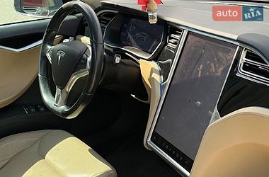 Лифтбек Tesla Model S 2015 в Львове фото 25 Лифтбек Tesla Model S 2015 в Львове
