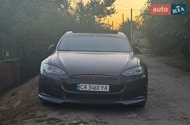 Tesla Model S 2014
