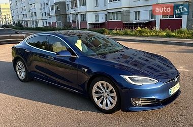 Tesla Model S  2019