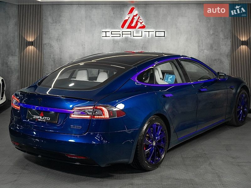 Ліфтбек Tesla Model S 2017 в Одесі фото 10 Ліфтбек Tesla Model S 2017 в Одесі