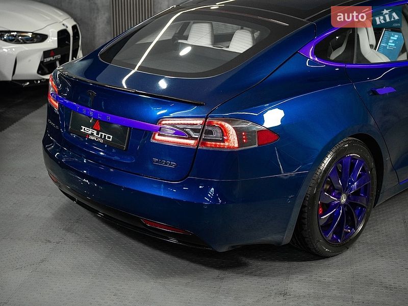 Ліфтбек Tesla Model S 2017 в Одесі фото 12 Ліфтбек Tesla Model S 2017 в Одесі