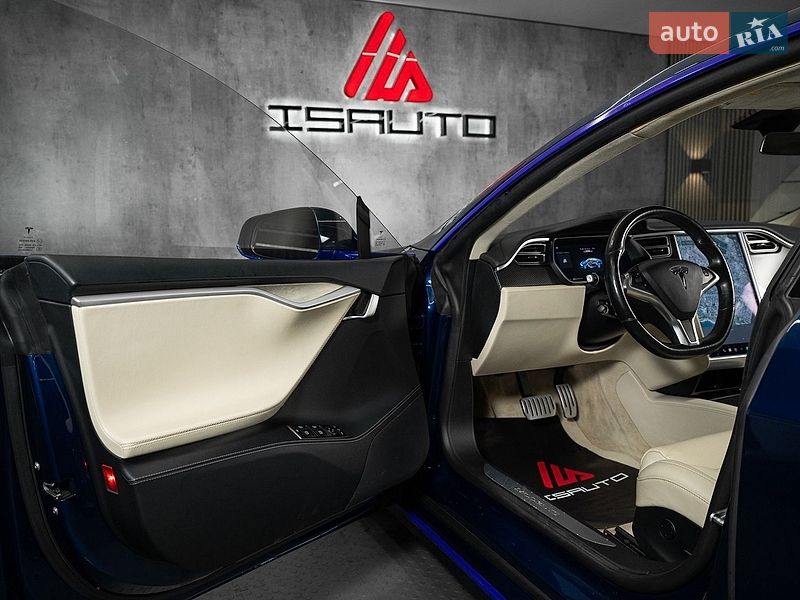 Ліфтбек Tesla Model S 2017 в Одесі фото 19 Ліфтбек Tesla Model S 2017 в Одесі