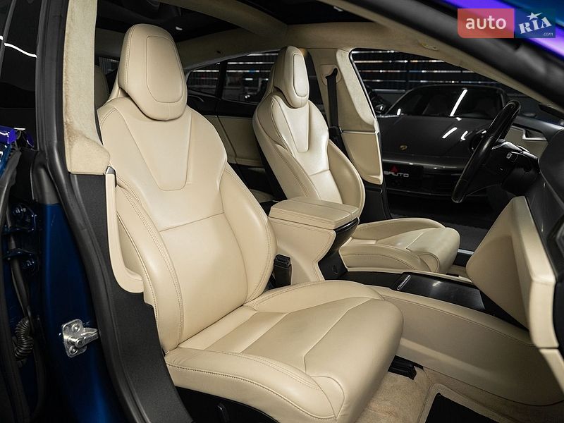 Ліфтбек Tesla Model S 2017 в Одесі фото 23 Ліфтбек Tesla Model S 2017 в Одесі