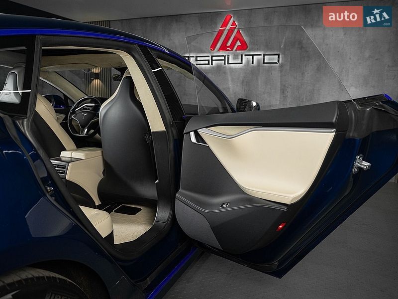 Ліфтбек Tesla Model S 2017 в Одесі фото 30 Ліфтбек Tesla Model S 2017 в Одесі
