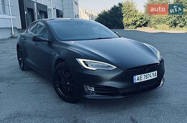 Tesla Model S  2015