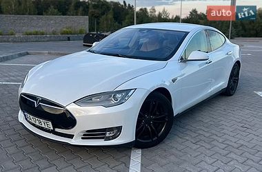 Tesla Model S  2015