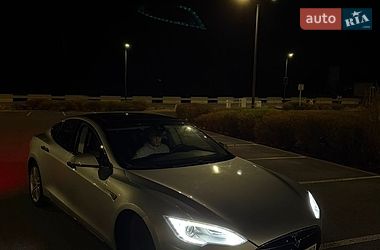 Ліфтбек Tesla Model S 2014 в Києві