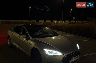 Ліфтбек Tesla Model S 2014 в Києві