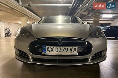 Ліфтбек Tesla Model S 2014 в Києві