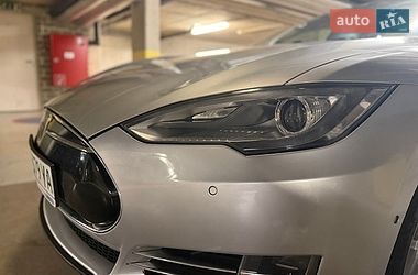 Ліфтбек Tesla Model S 2014 в Києві