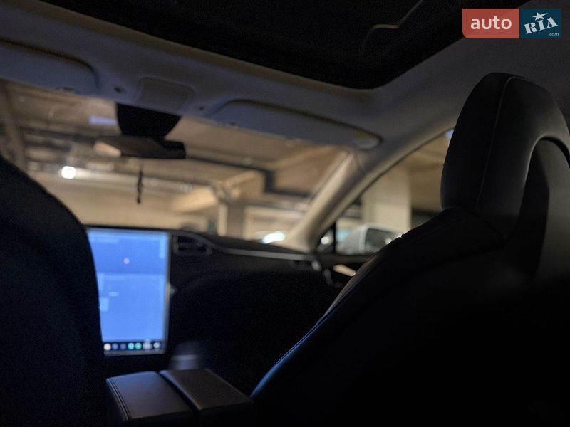 Ліфтбек Tesla Model S 2014 в Києві