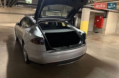 Ліфтбек Tesla Model S 2014 в Києві