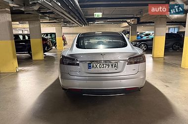 Ліфтбек Tesla Model S 2014 в Києві