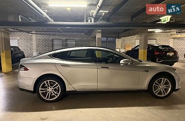 Ліфтбек Tesla Model S 2014 в Києві